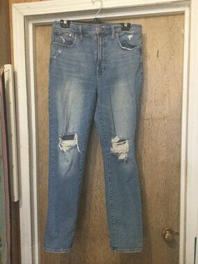 Madewell The perfect vintage jeans size 30T waist is 16 across inseam is 30